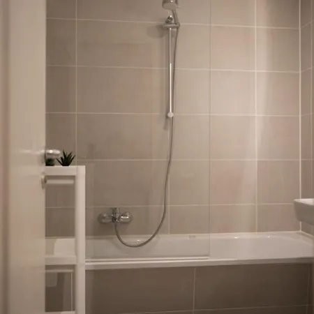 Modernes Nahe Zentrum Apartment *